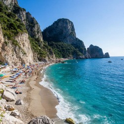 Как улочки у моря формируют облик старых городов